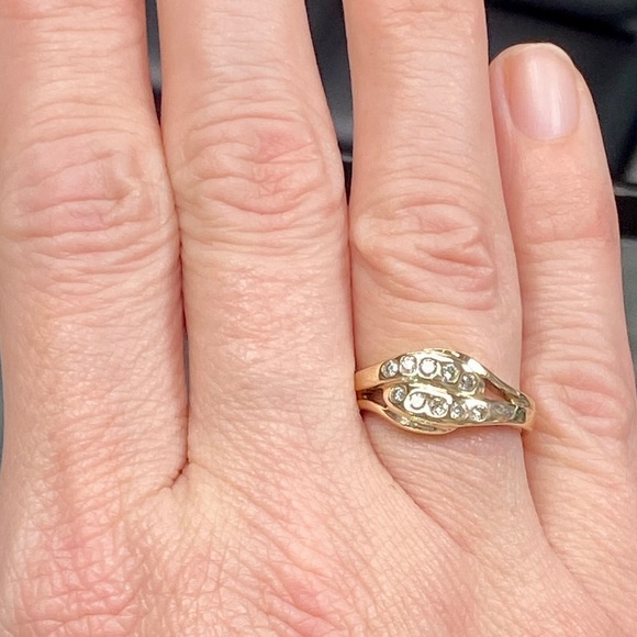 10k Yellow Gold 0.75 Carat Diamond Swirl Dome Band Ring - Picture 3 of 12